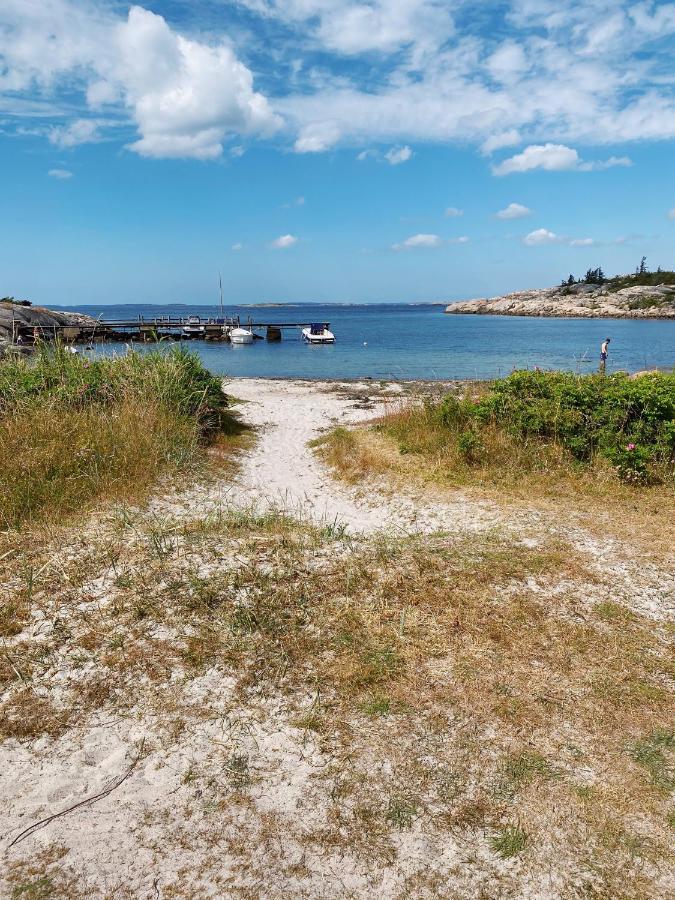 Guesthouse, Not Even A Minute Walk To The Ocean Kullavik 外观 照片
